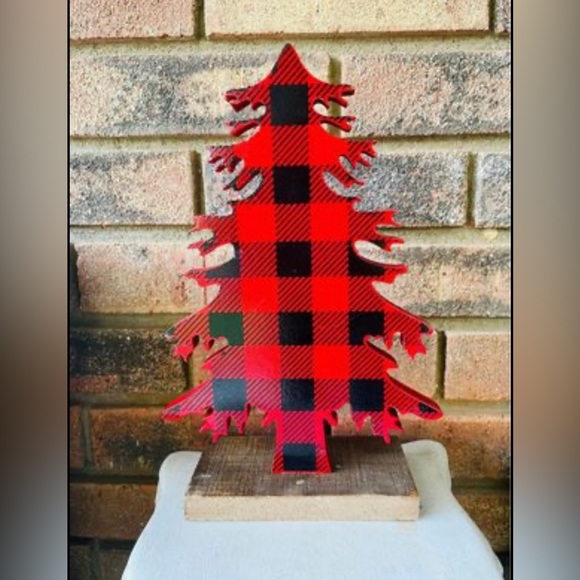 *Red & Black Buffalo Check Wood Tree, Small - Picture 7 of 10